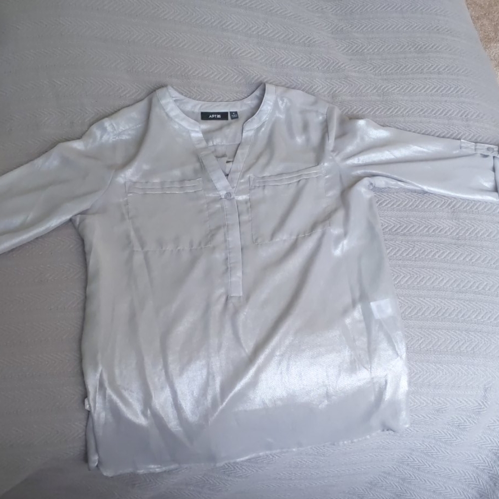 Apt.9 shirt